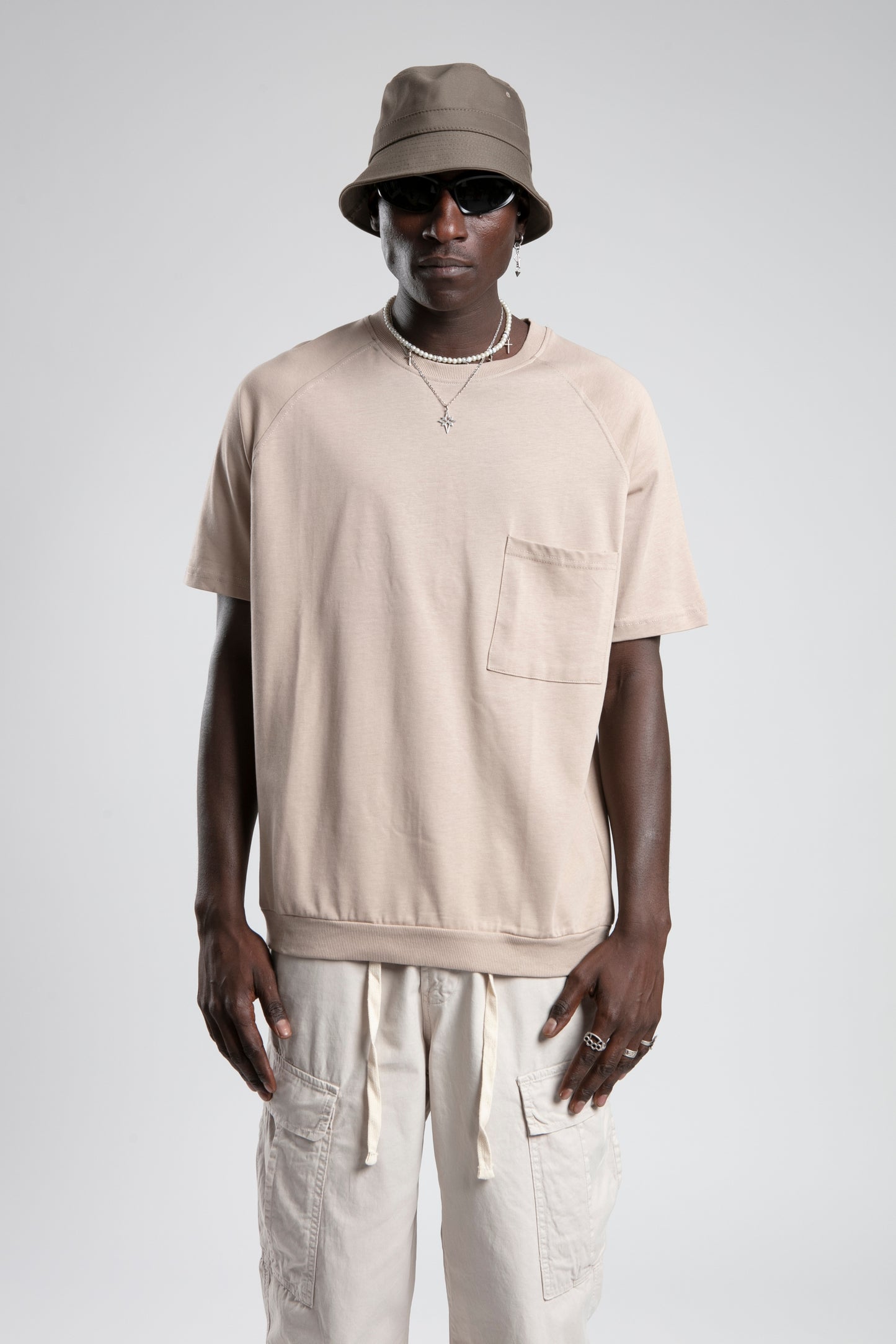 T-shirt - Pocket Essentials - Beige